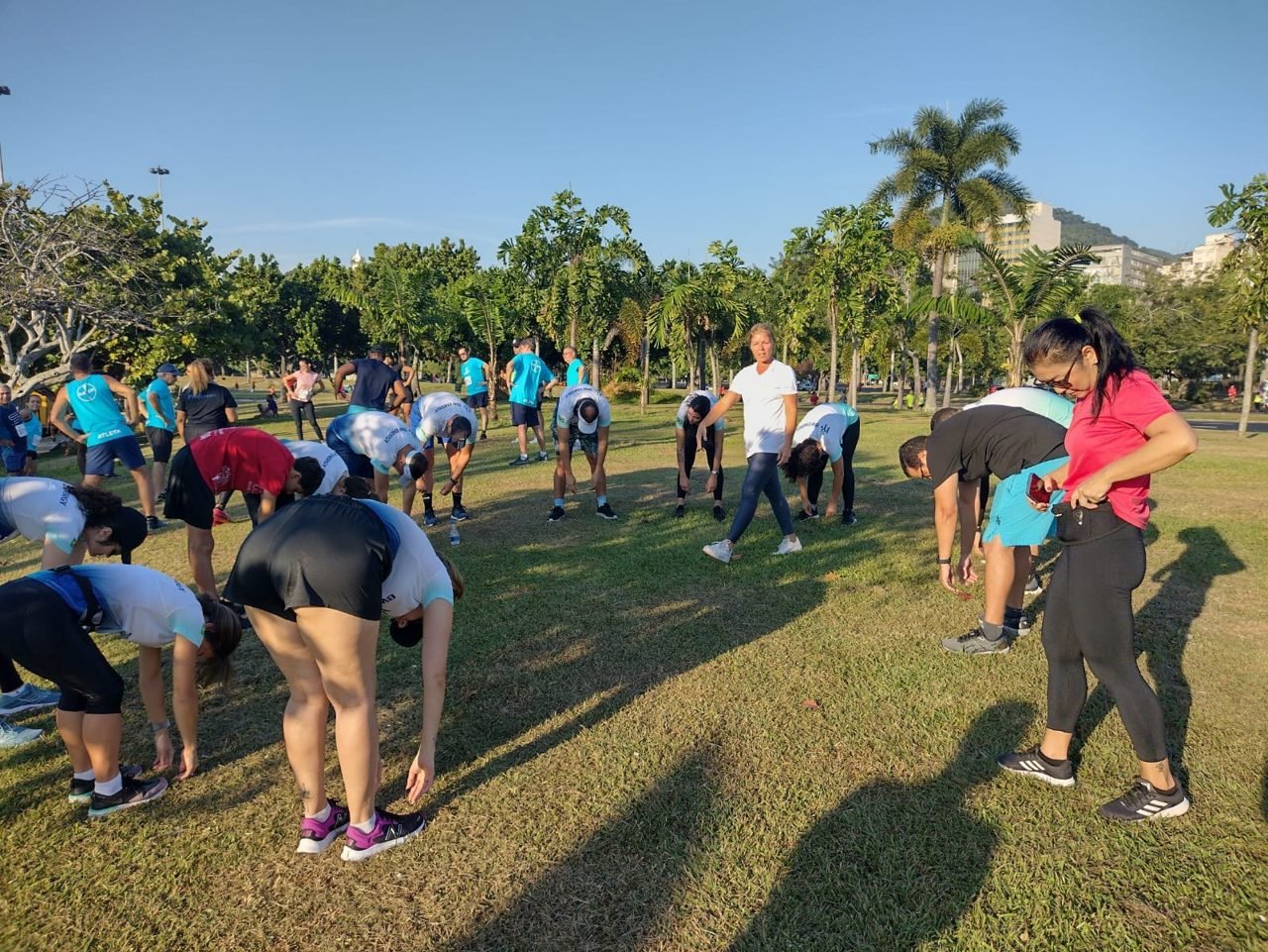 Público recebendo quick massage na ativação de marca da BW Energy, no Rio de Janeiro Público recebendo quick massage na ativação de marca da BW Energy, no Rio de Janeiro — ativação de marca com quick massage para eventos.